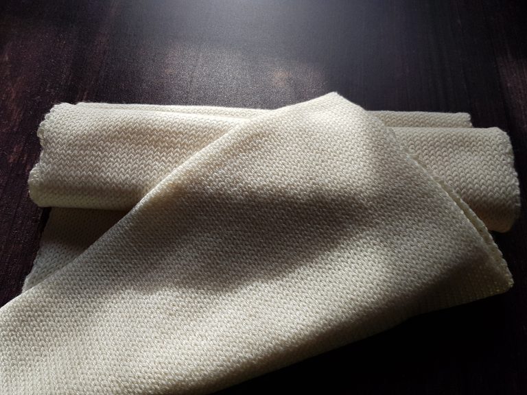 YA214 single-stranded merino/nylon superwash sock blank 100g
