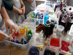 introduction to hand dyeing workshop with debbie tomkies - workshop image
